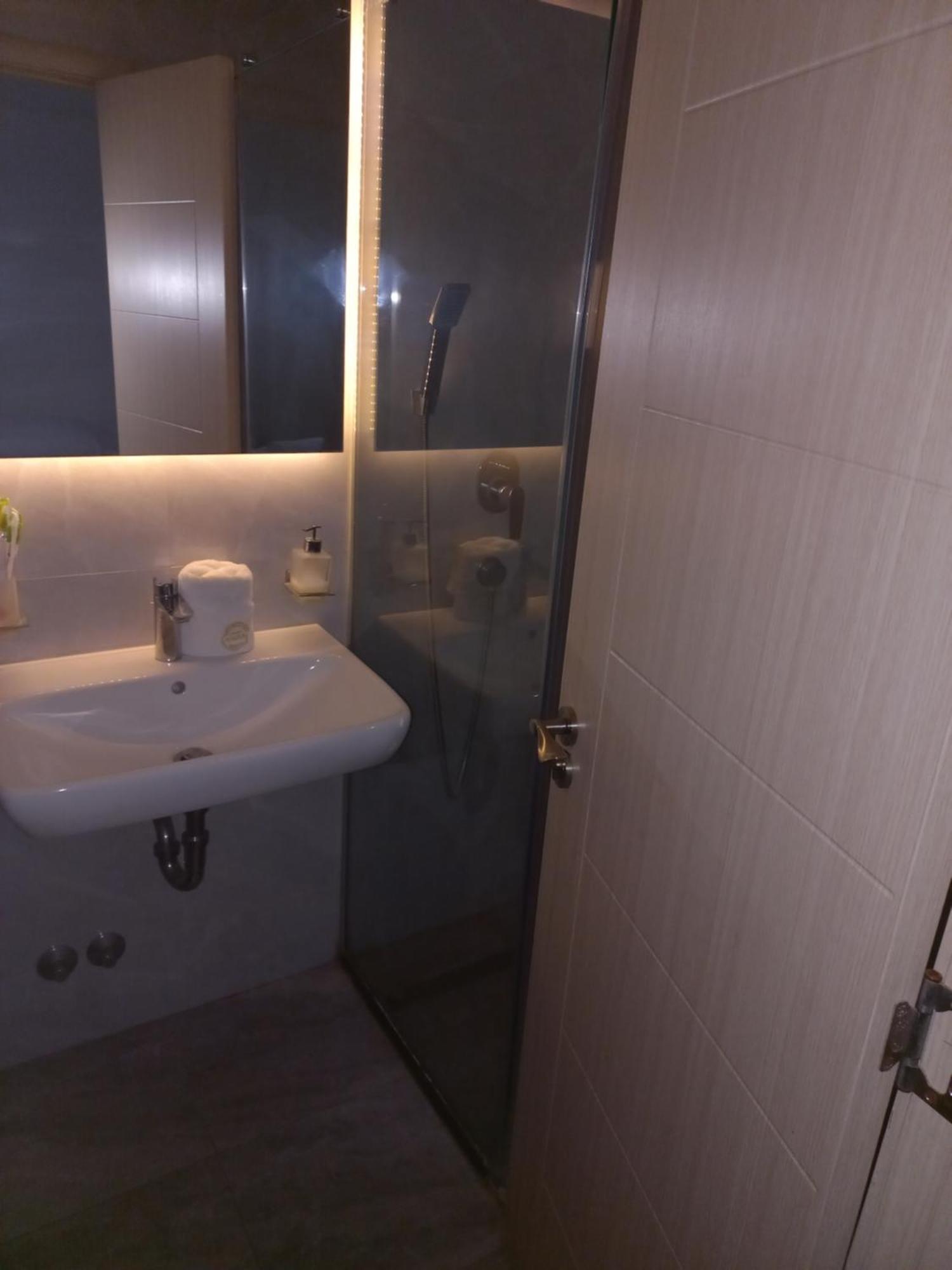 Asuka Apartmani 飞鸟客 Surčin Rom bilde